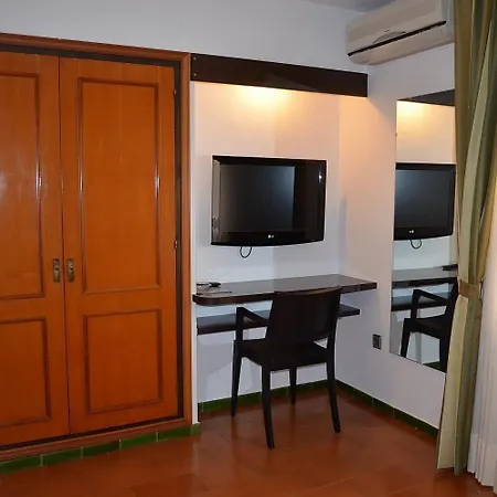 Santa Anna Hotel 3*