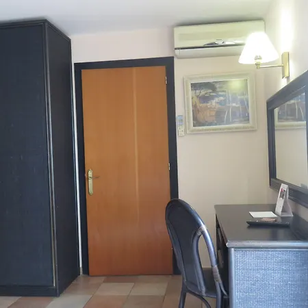 호텔 Santa Anna 레스타르티트